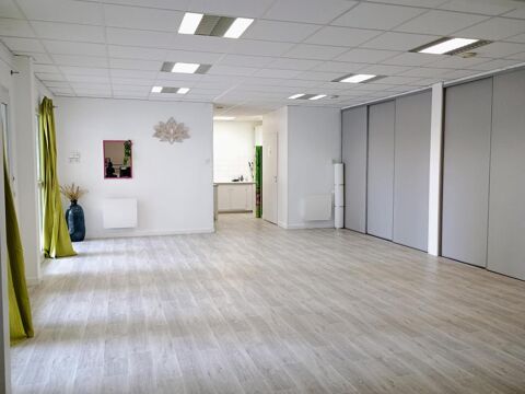 LOCAL PROFESSIONNEL A LOUER - MEXIMIEUX - Face Mairie 788 01800 Meximieux