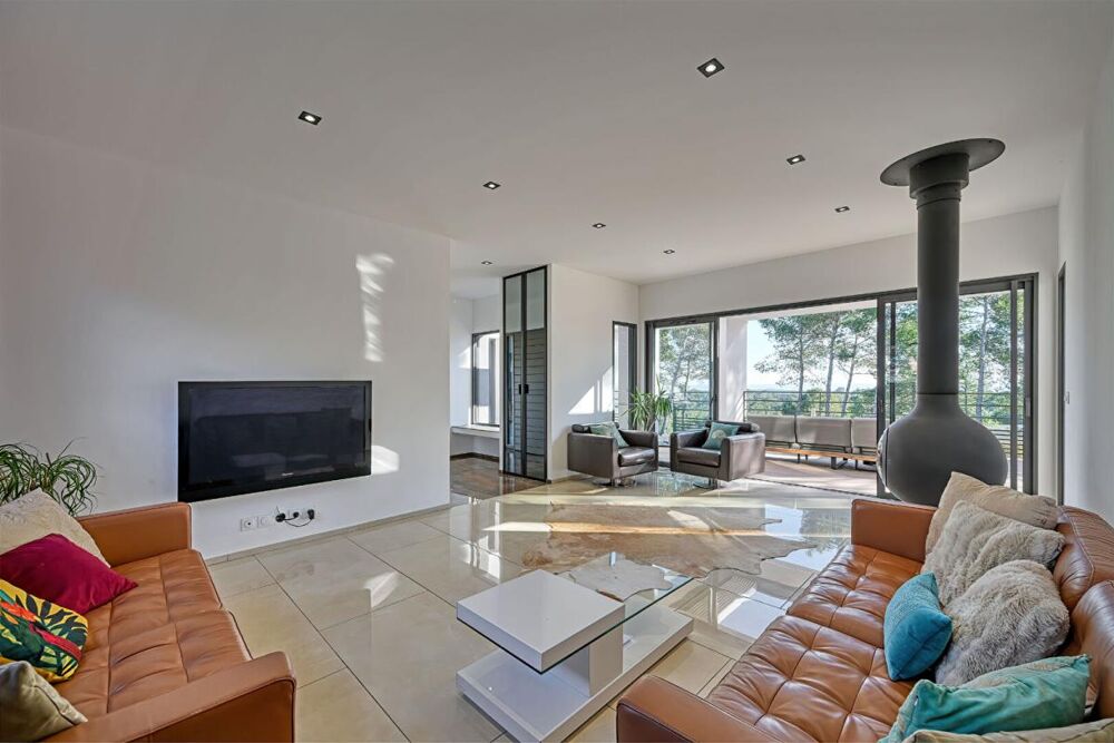  vendre  Proprit/chteau Nmes (30000)