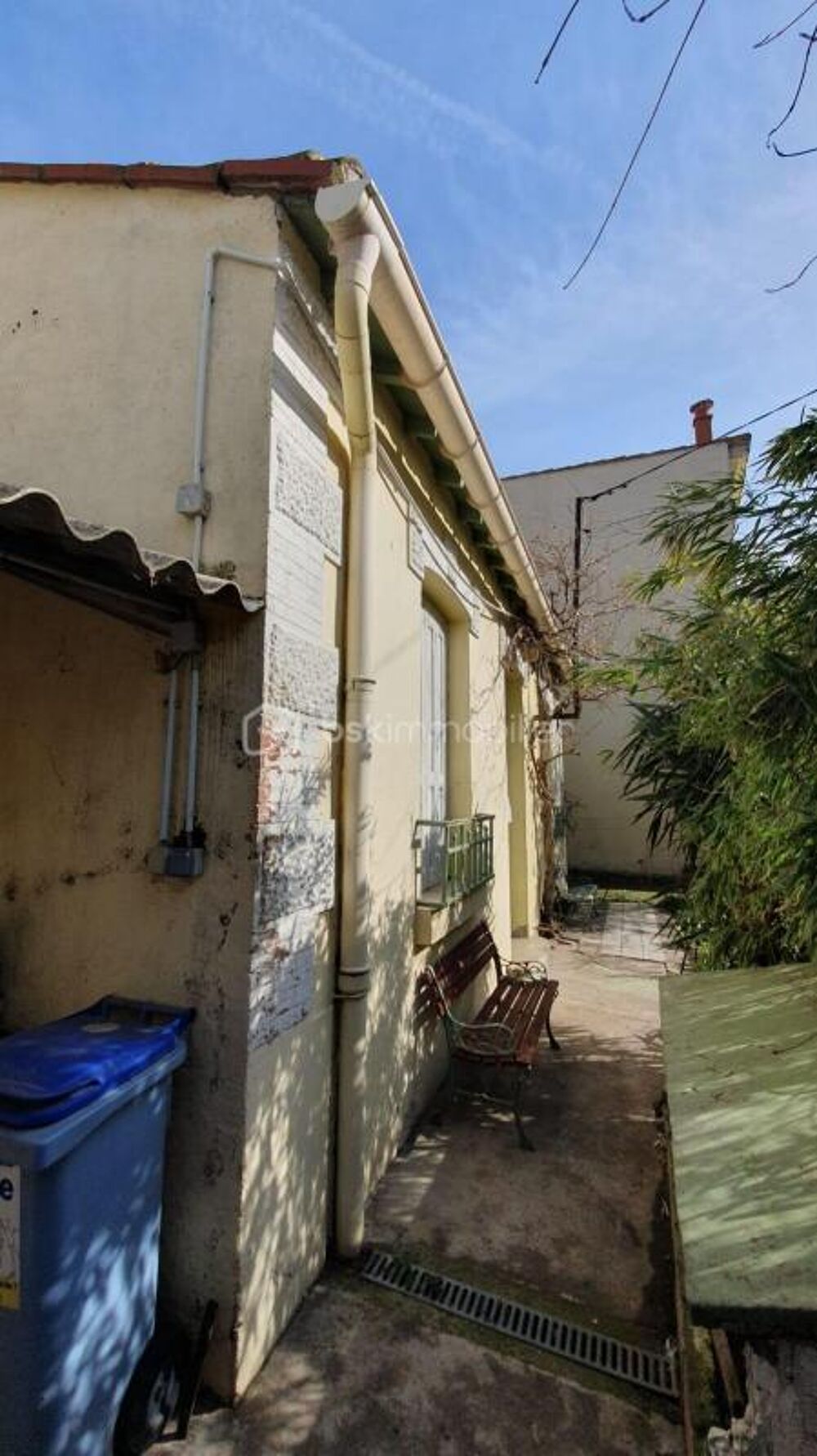 Charmante maison des années 1920 avec double terrasse en vente à découvrir !