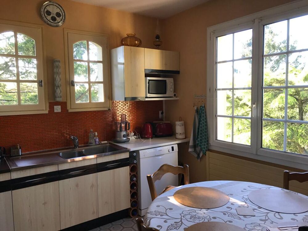 Maison Pouzauges 85700, 2 chambres plus logement