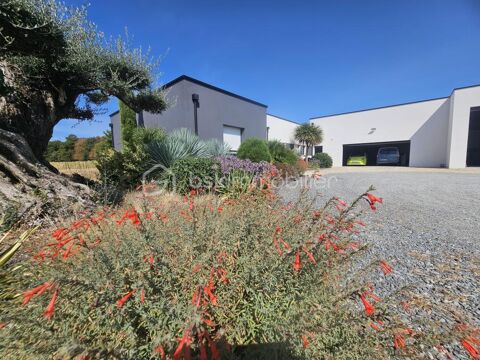   RARE - Plain-pied moderne 2020, 180m² d'atelier / garage et terrain de 4000m² Propriété/château - 5 pièce(s) - 165 m²
