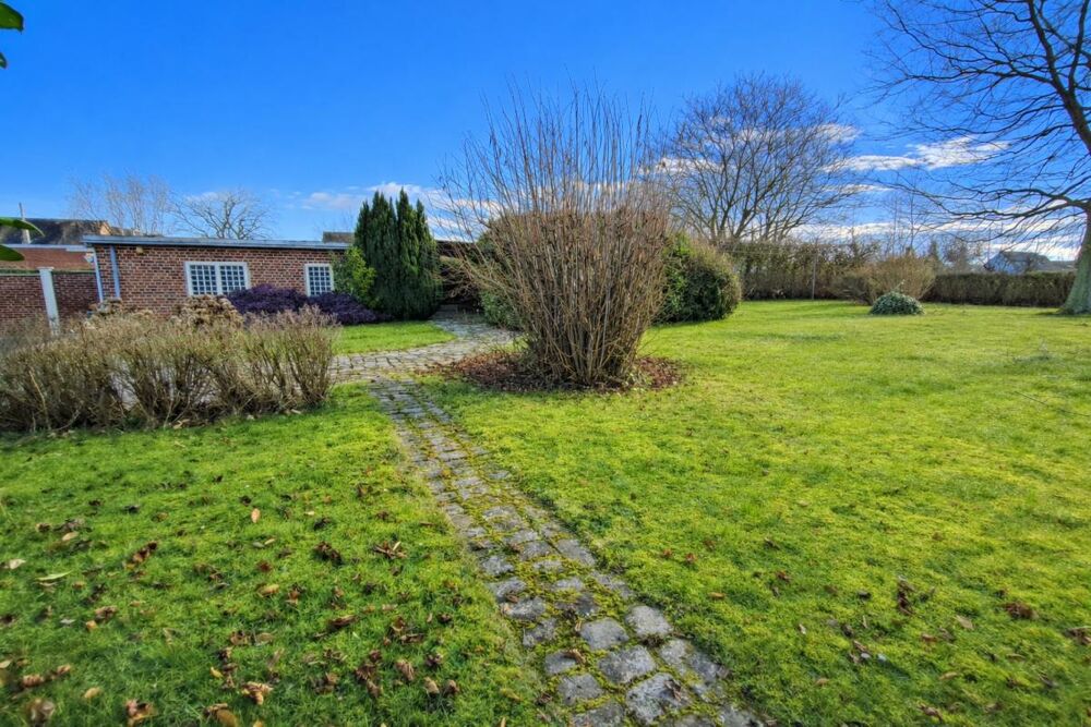 Maison Allouagne 10 pièce(s) 282 m2