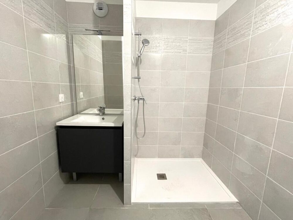 Location Appartement T3 avec balcon et parking à AGDE Agde