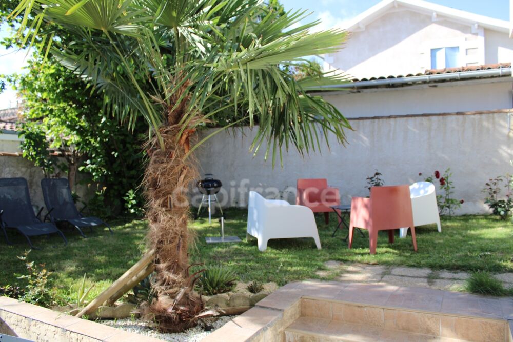 Vente Maison Maison à vendre 6 pièces ROYAN (17) - Terrasse et jardin - Centre ville Royan