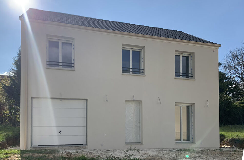 MAISON INDIVIDUELLE 93,71 m² à COMPIEGNE