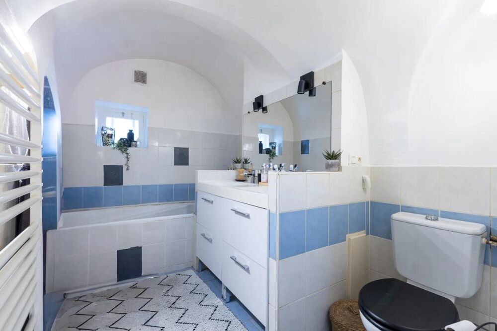 Vente Appartement Maison de village de 5 pièces de 126 m² à Cabrières-d'Aigues Cabrieres d aigues