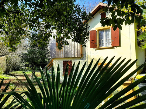   ? RISCL� � Centre-ville : Maison T4 avec garage ? et superbe terrain arbor� de 1 350 m� ? Maison - 4 pi�ce(s) - 90 m�