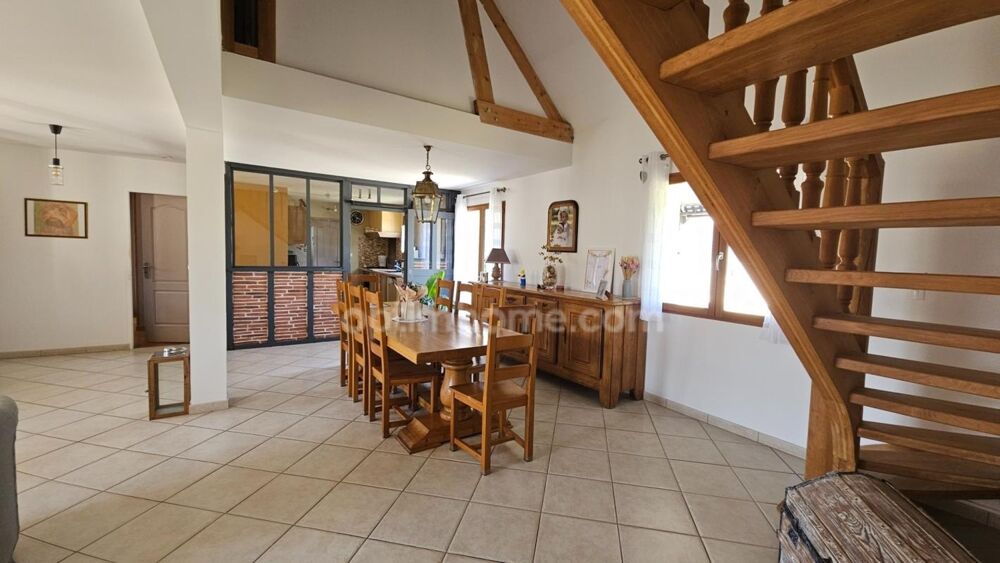 DONNEMARIE DONTILLY (77) maison familiale de caractère avec prestations artisanales sur terrain de plus de 1 300 m²
