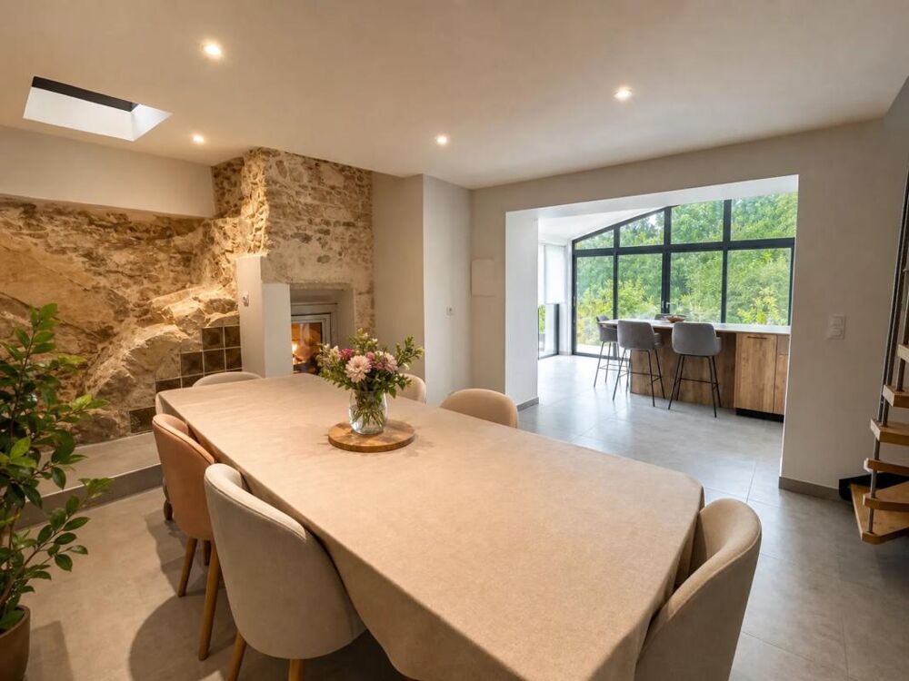 Maison de caractère en pierre - 190 m² - 5 chambres - Jardin