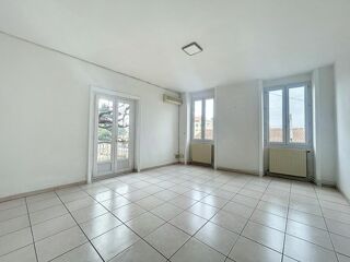  Appartement � louer 3 pi�ces 933 m�