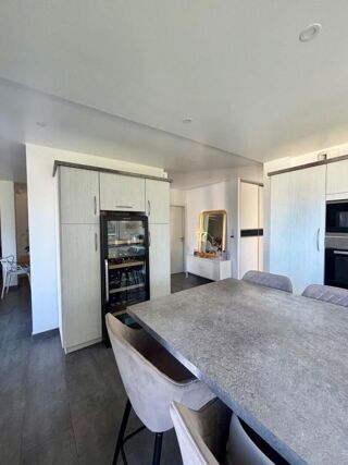 Vente Maison Belle maison de 163,5 m² avec 4 chambres et de très beaux volumes à Connerré ! Connerre