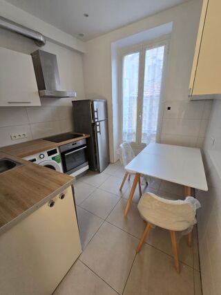  Appartement à louer 4 pièces 65 m²
