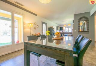  Propri�t�/ch�teau � vendre 8 pi�ces 275 m�