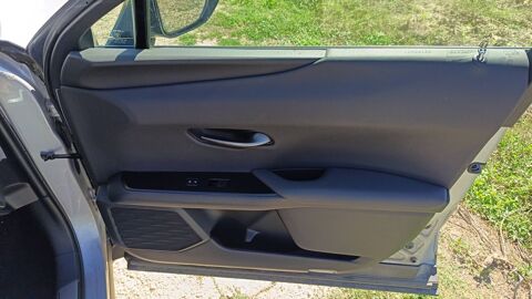 UX 250H 2.0 VVT-iE 184 F Sport 2021 occasion 84350 Courthezon
