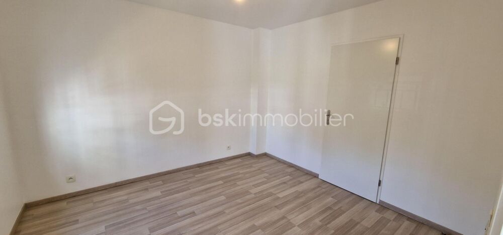 Grand appartement F2 - 44 m2 - Belle vue et Parking privatif