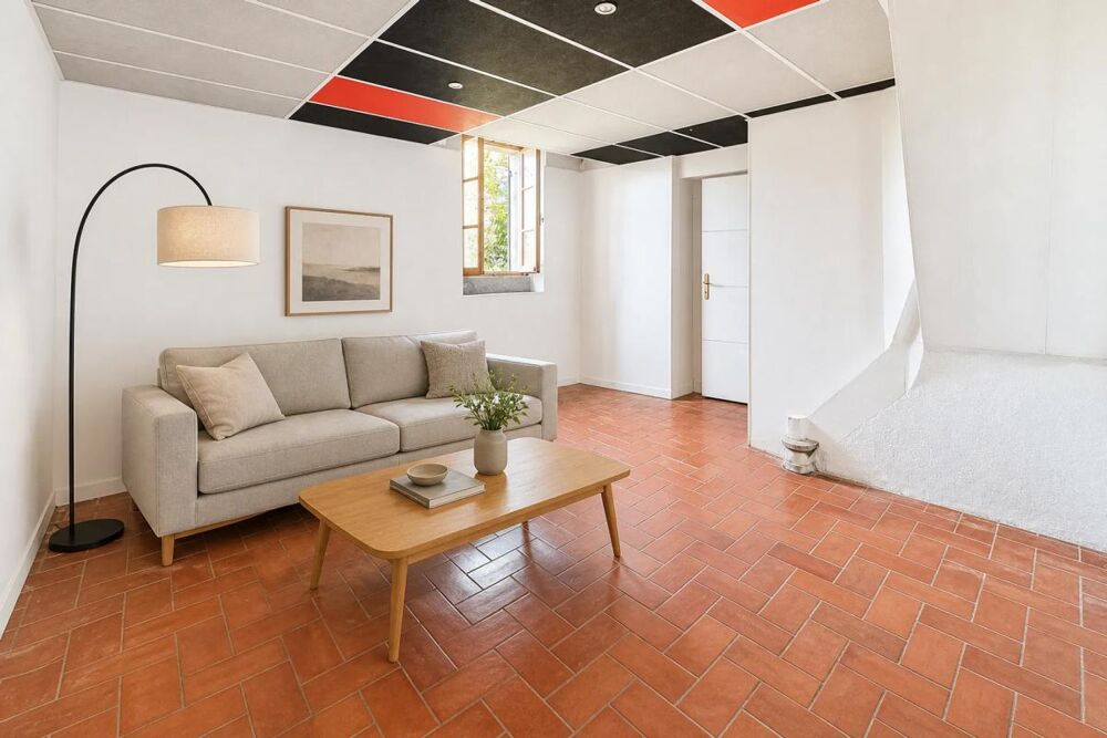 PRADES-Maison de ville- spacieuse avec jardin