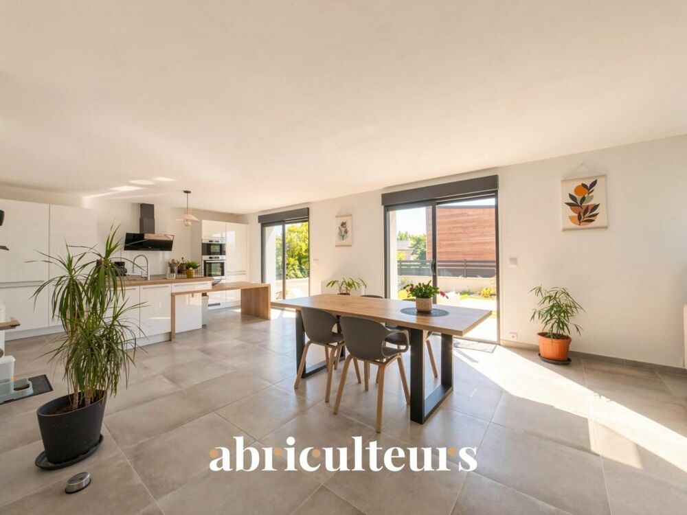 Vente Maison Spacieuse maison de 220 m² prête à vivre en vente à Couëron bourg (44220) Coueron