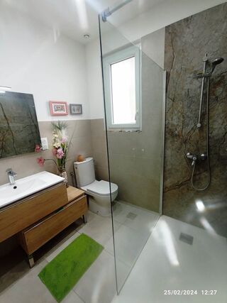  Appartement à louer 2 pièces 80 m²