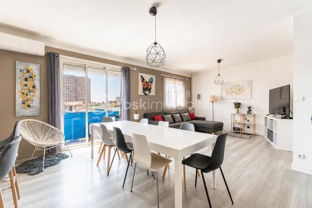 Vente Appartement *** QUARTIER AGUILLON *** PROCHE TOUTES COMMODITÉS *** T4 (ACTUELLEMENT T3) TRAVERSANT AVEC CAVE *** Toulon
