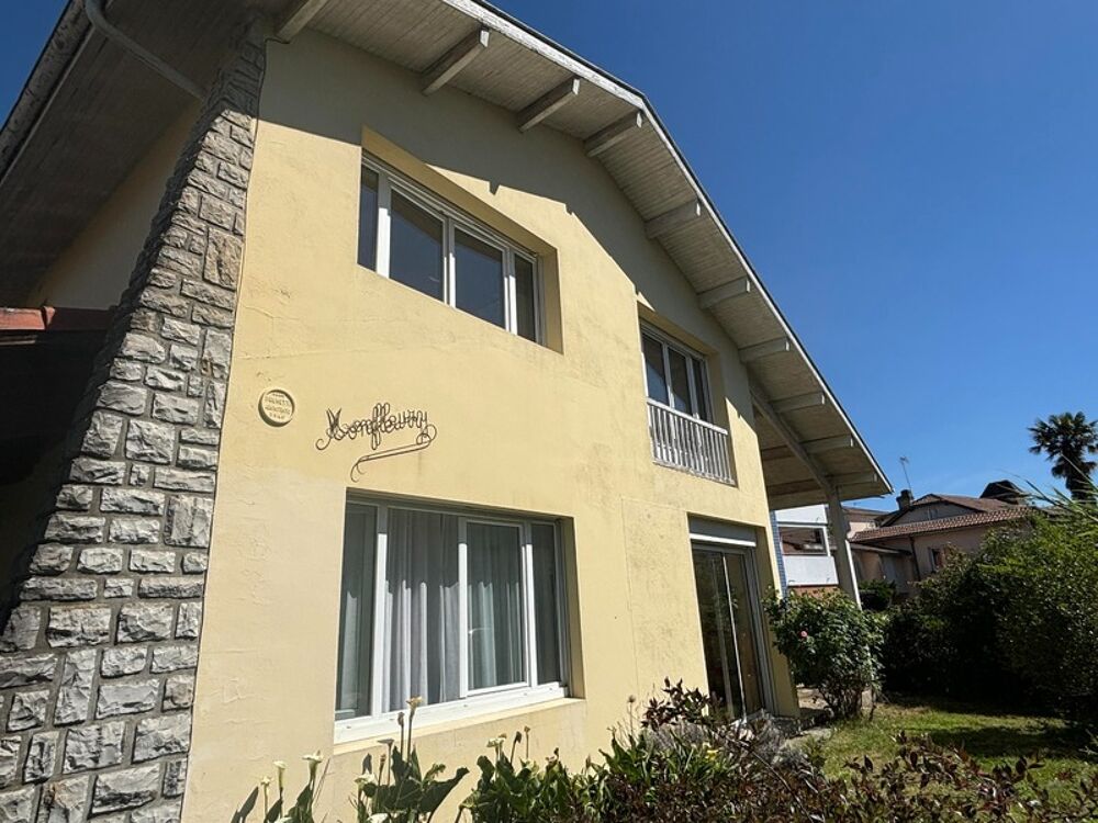 Villa d'architecte de Jean Prunetti avec terrasses , jardin et carport