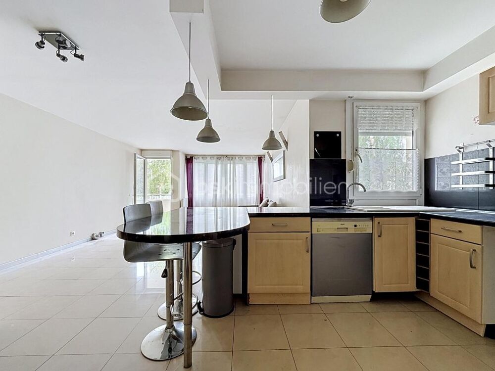 LE BLANC-MESNIL - T3 - 2 CHAMBRES - 1 BALCON - 1 BOX et 1 PARKING