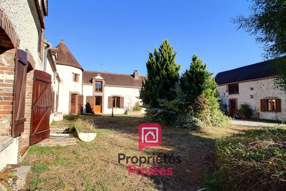 Vente Maison 1h de Paris Gare de BERCY - MAISON DE CARACTERE d'environ 235 m2, Maison d'amis 60 m2, PISCINE, terrain de plus de 4600 m2 Paucourt