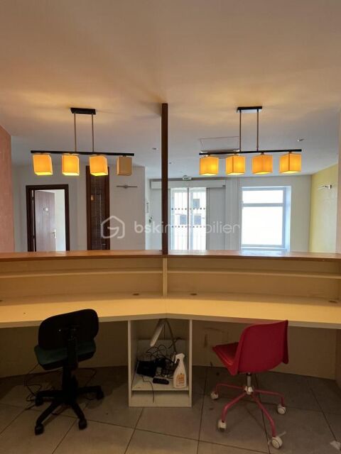  A VENDRE EN EXCLUSIVITE LOCAL COMMERCIAL 250 M2 DAMMARIE-LES-LYS CENTRE 