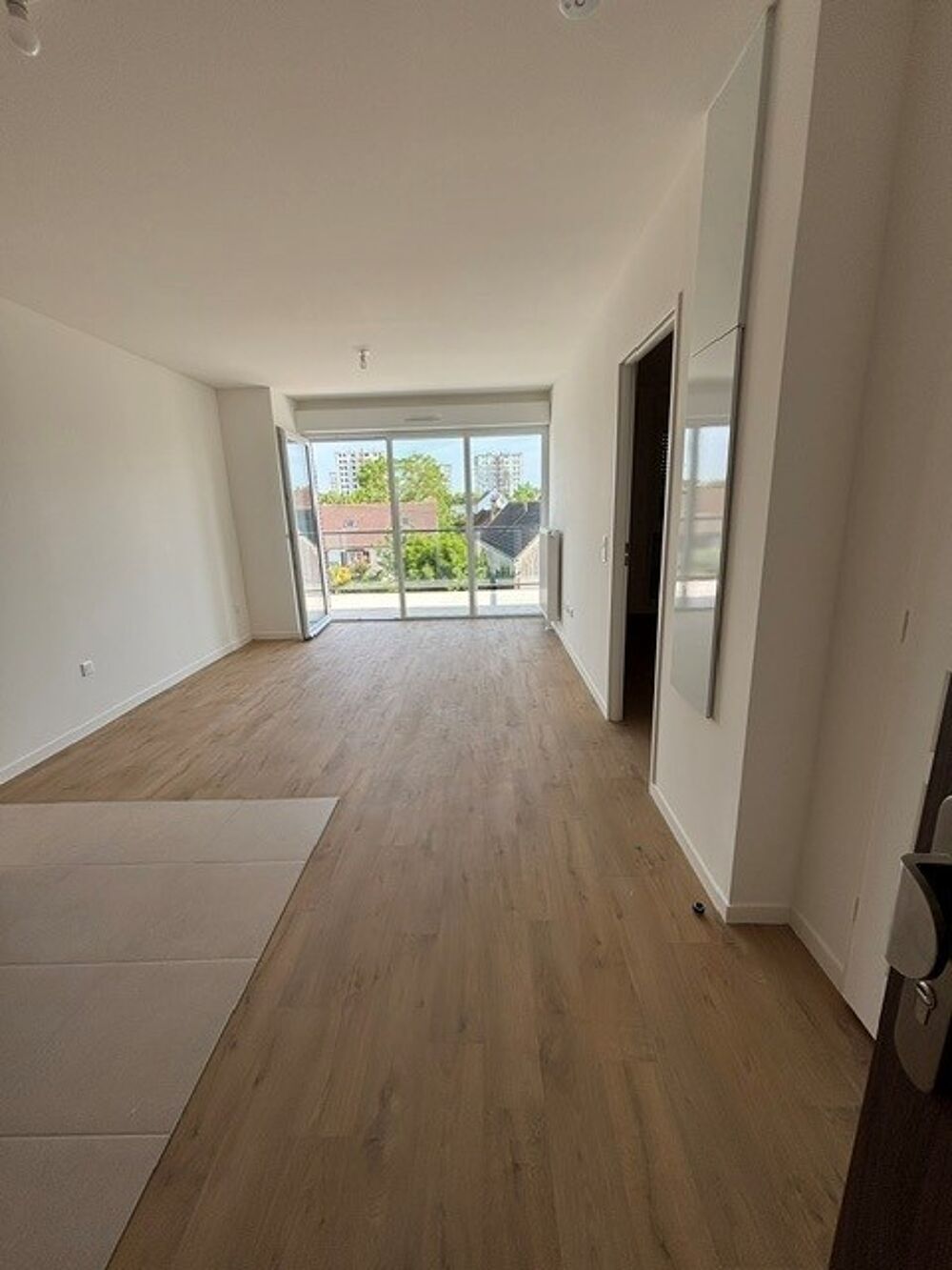 T2 neuf avec balcon et parking à Mainvilliers