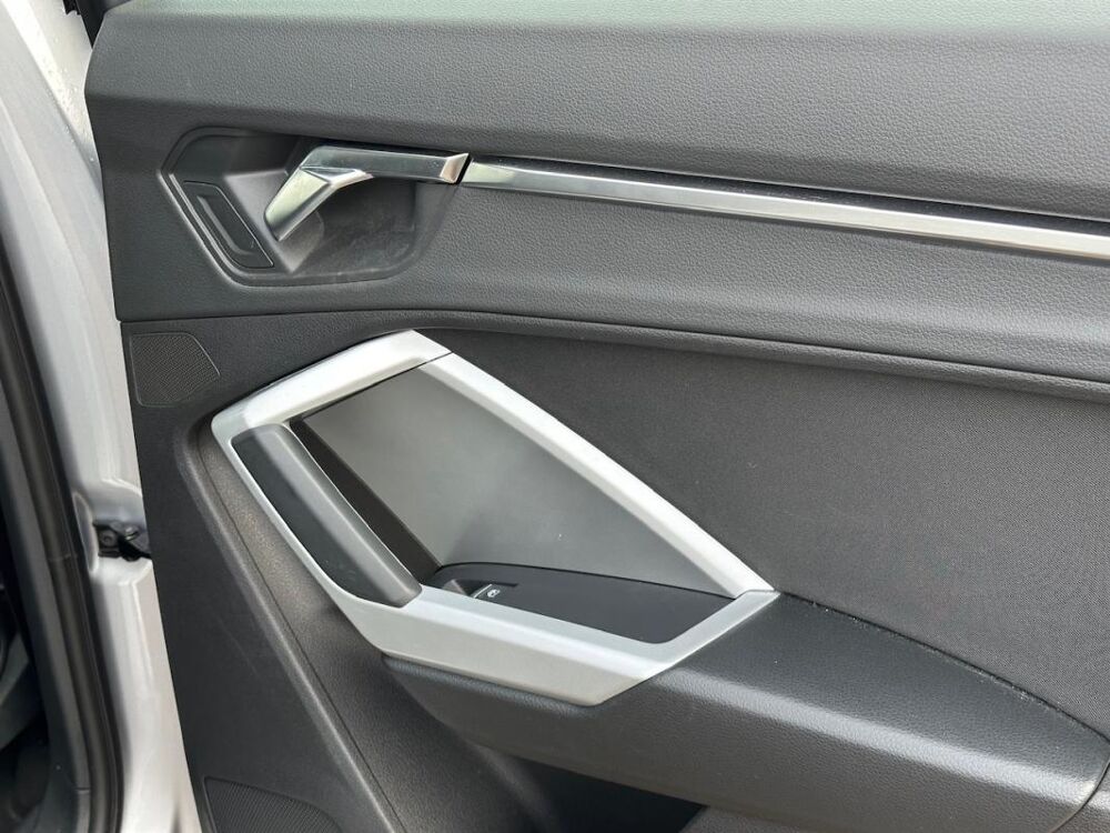 Q3 II 35 TDI 150 BUSINESS LINE S tronic 7 2020 occasion 78240 Chambourcy