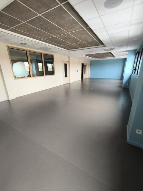 ST DENIS LES BOURG - Local d'activit&eacute;s 1721 01000 Saint denis les bourg