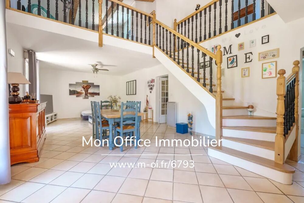 Référence : 6793-VCA. - Maison avec 3 chambres et double garage au calme dans une impasse