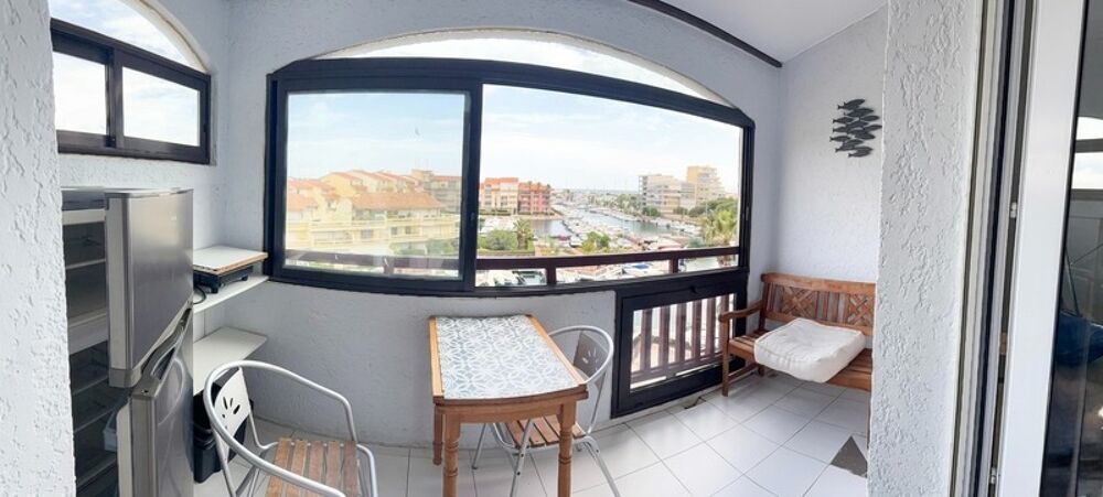 COUP DE COEUR FACE À LA MARINA  T3 AVEC TERRASSE & LOGGIA À CANET