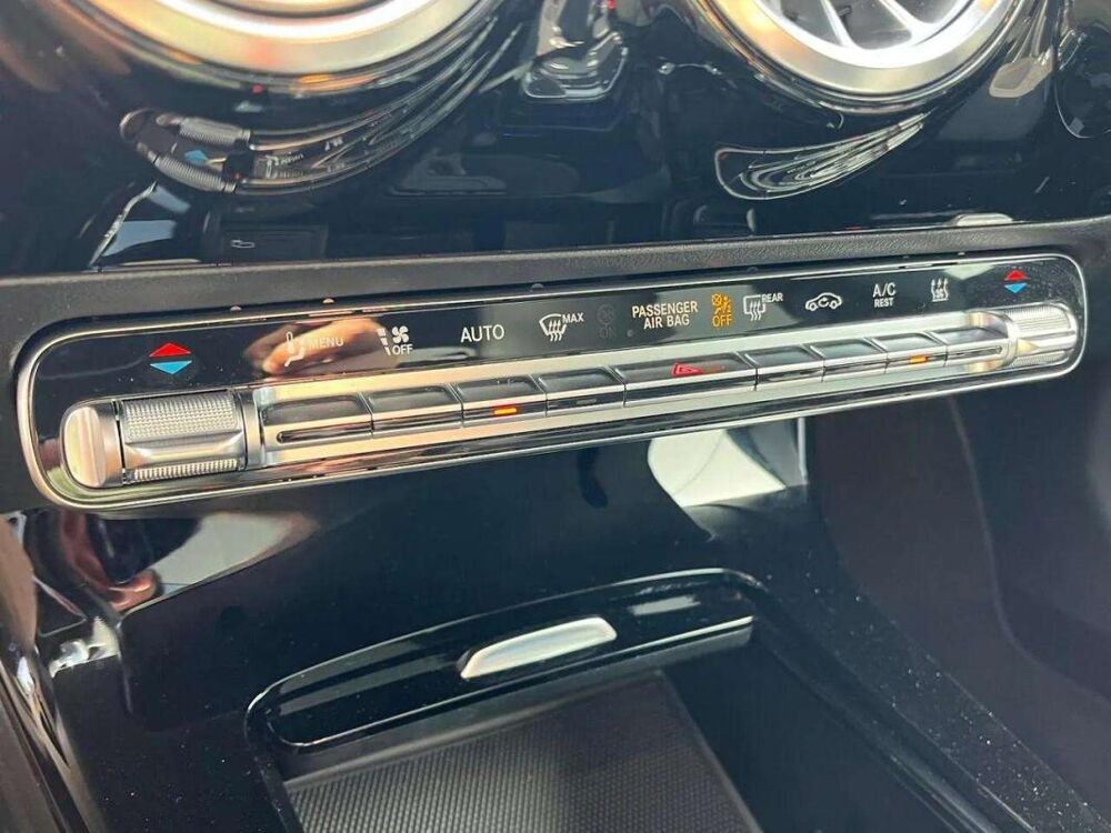 Classe CLA 250 e • AMG Line 218ch Toit ouvrant 2022 occasion 33600 Pessac