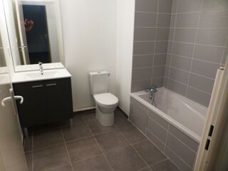  Appartement à louer 4 pièces 80 m²