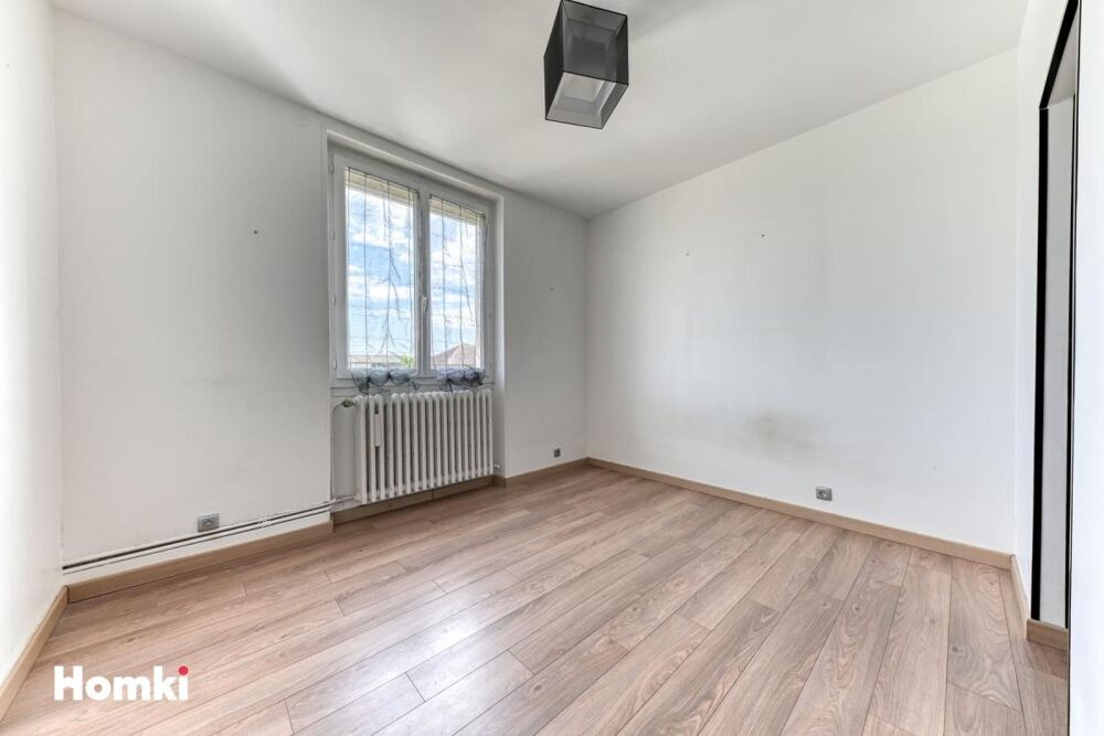 Vente Duplex/Triplex À VENDRE – Superbe appartement duplex rénové dans villa des années 1960 – Rue Guynemer Saint priest