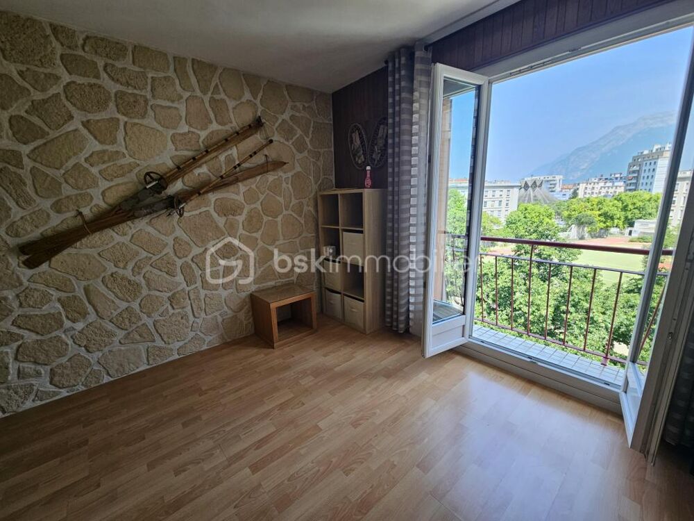 Vente Appartement T3 rénové avec vue dégagée Grenoble