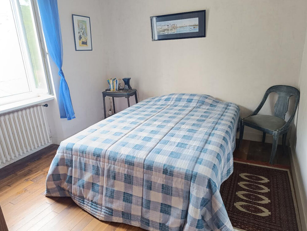 29970 Trégourez maison de bourg charmante avec 3 chambres , pas de vis à vis, joli jardin