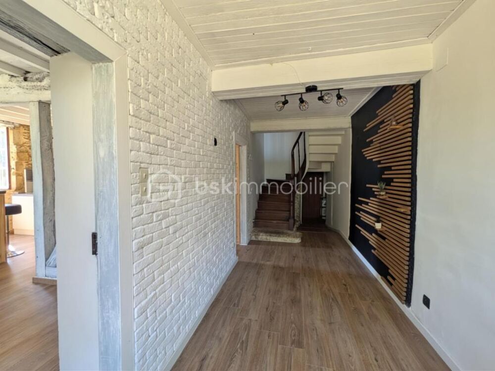 Maison ancienne en partie rénovée  150 m²  Dépendances  Fort potentiel