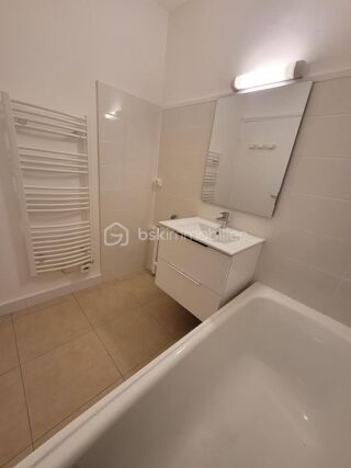  Appartement à louer 4 pièces 87 m²