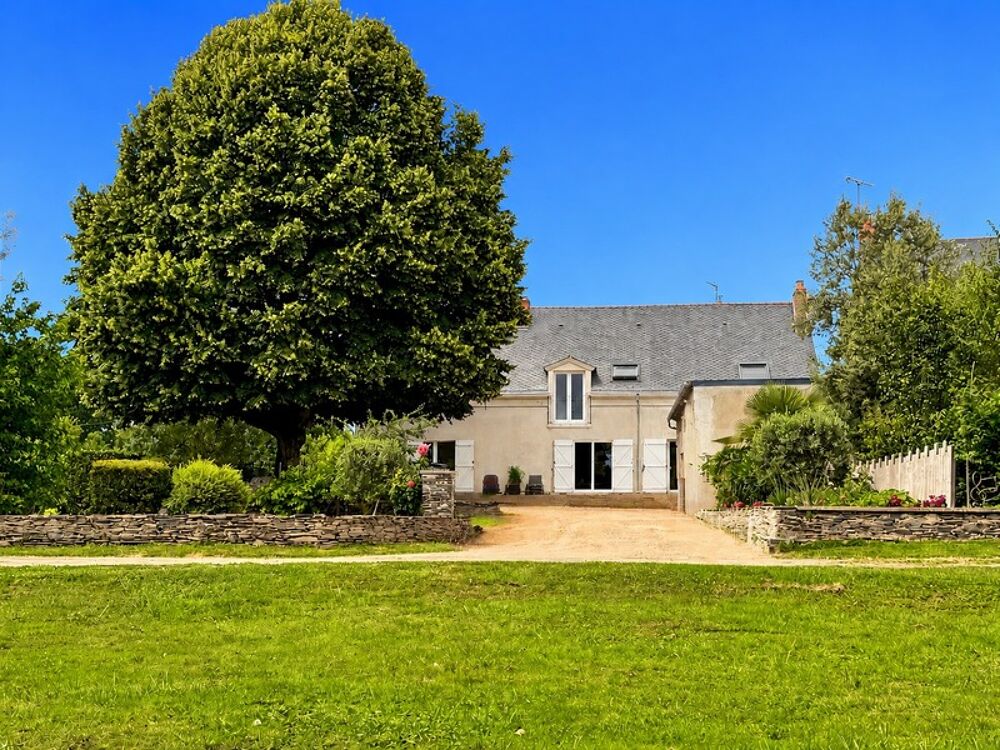 PROPRIÉTÉ DE CARACTÈRE EN BORD DE LOIRE  210 m²  2470 m² DE TERRAIN  LES PONTS-DE-CÉ