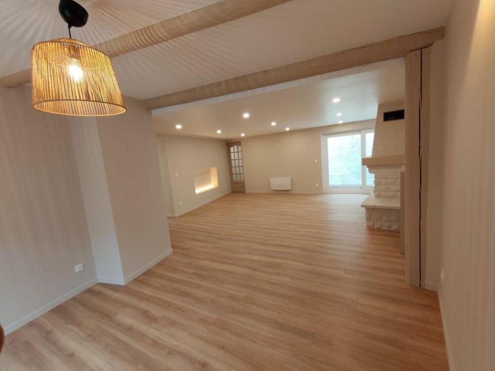 Vente Maison Maison de caractère rénovée + studio indépendant + grand garage/atelier + terrasse Rochefort-du-Gard (30) Centre historique Rochefort du gard