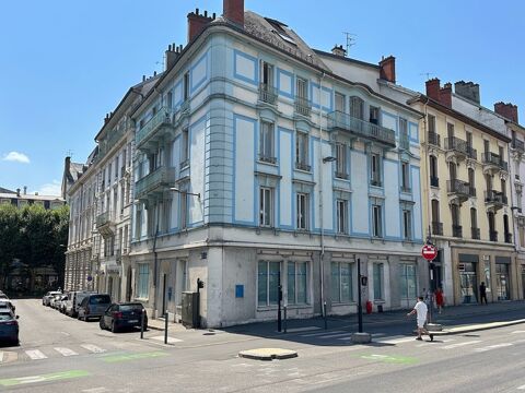 MURS COMMERCIAUX, &agrave; vendre ou &agrave; louer, CHAMBERY (73), RDC centre ville 246m2, emplacement n&deg;1 528000 73000 Chambery