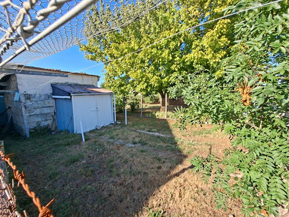 Vente Maison Maison en pierre à Saint Estephe 4 pièce(s) 80 m2 A RENOVER Saint estephe