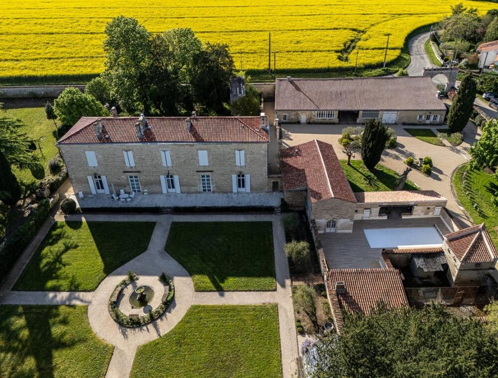 Elégante propriété, parc et dépendances sur 3 ha
