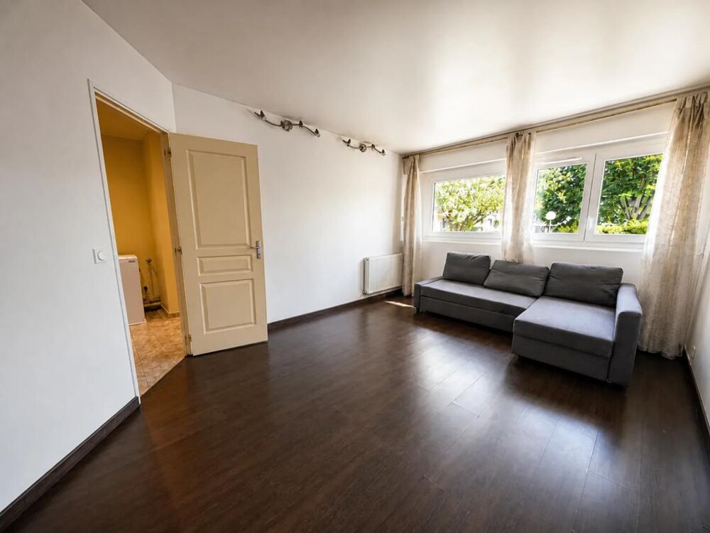 Appartement F4 de 76m2 en rez-de-chaussée dans résidence rénovée