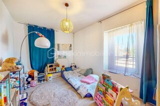  Immeuble à vendre 14 pièces 285 m²
