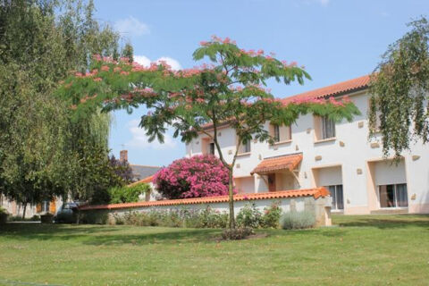   EXCLUSIVIT� ? Propri�t� d'exception de 380 m� sur 2 hectares Propri�t�/ch�teau - 14 pi�ce(s) - 380 m�