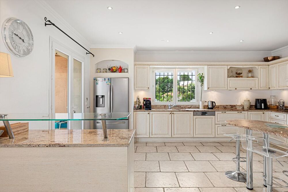 Propriété de Prestige à Proximité Immédiate de Cannes et Mougins