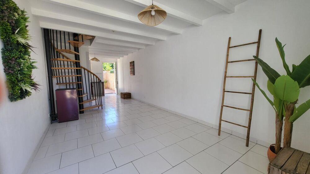 17220 LA JARRIE - MAISON 52 M² SEJOUR 2 CHAMBRES GARAGE - PARKING