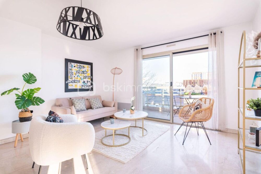 Vente Appartement T4 LUMINEUX AVEC 2 BALCONS, GARAGE , PLACE DE PARKING ET CAVE Lyon 3
